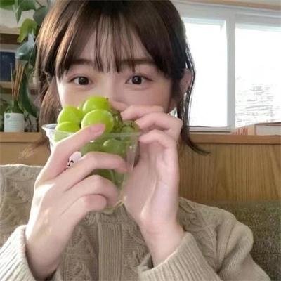 穿蓝衣的男孩